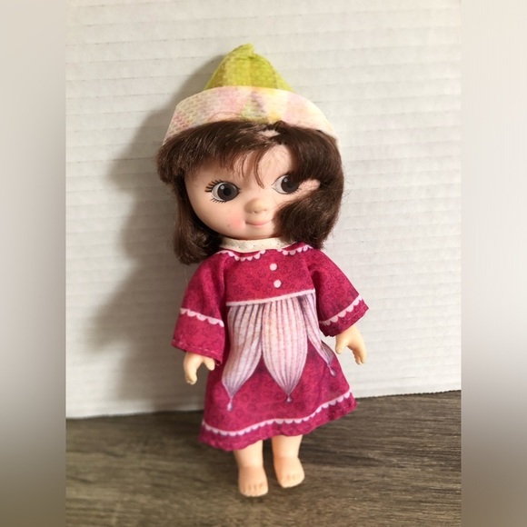 Vintage 1980s Victoria Plum Doll - Picture 1 of 13